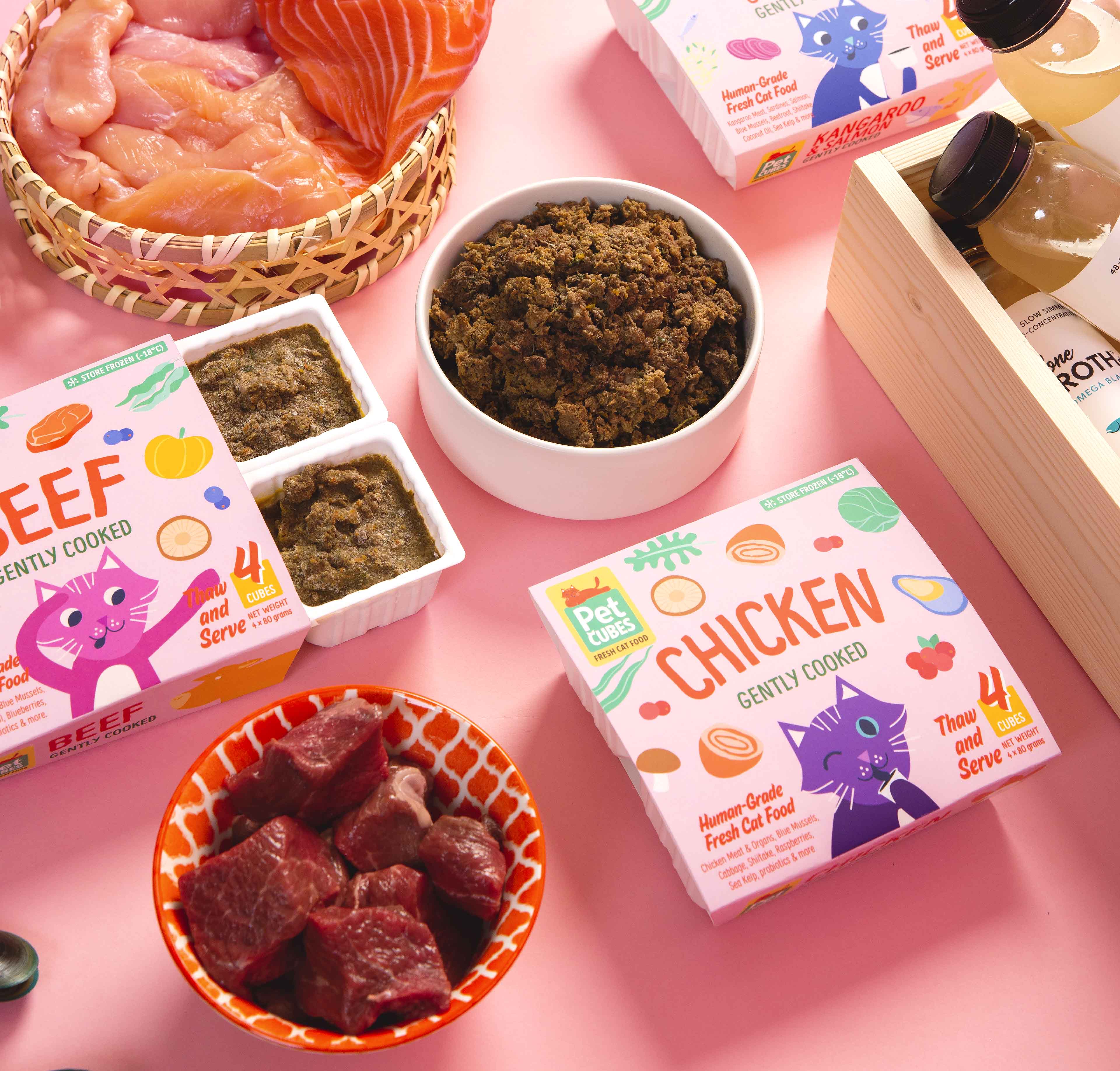 PetCubes Gently Cooked Frozen Cat Food - Chicken Tray 320g